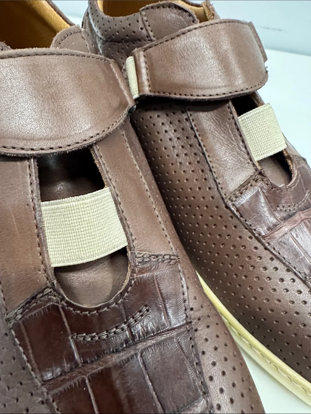 Caporicci genuine real 🐊 Leather Casual Velcro Sneakers size 42